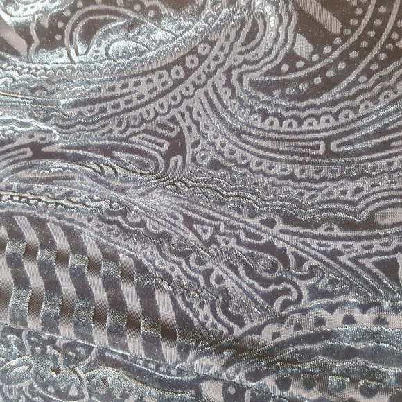 Ecote wrap front blue paisley velvet romper - Picture 7 of 7